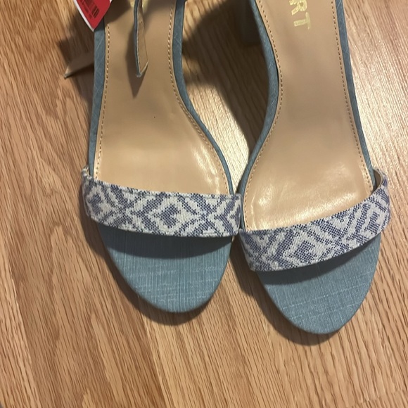 Blue heels - Picture 2 of 2